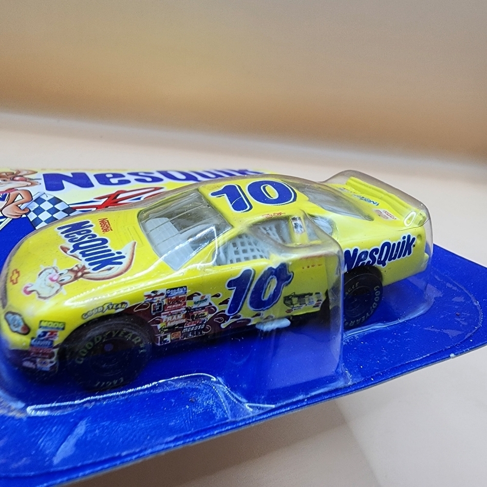 Hot Wheels, Nestle Nesquik Racing Car, Jeff Green #10, Monte Carlo, 2000 - Picture 2 of 3